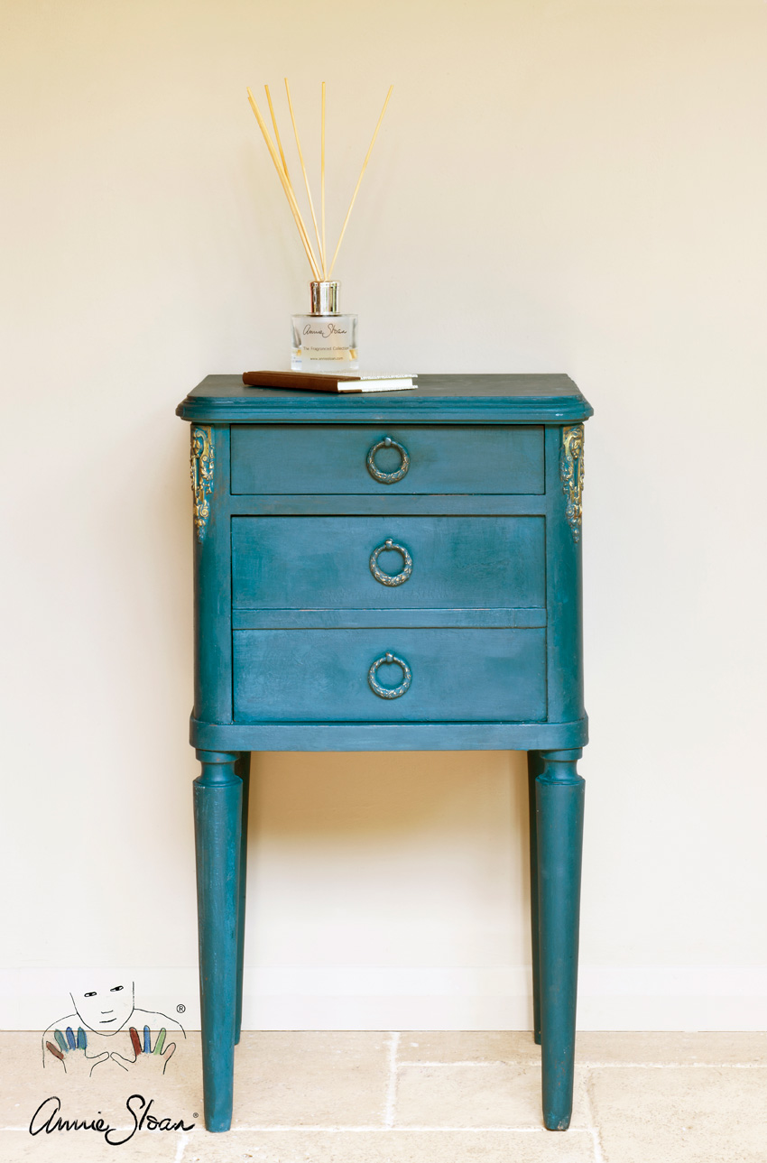 blue chalk paint